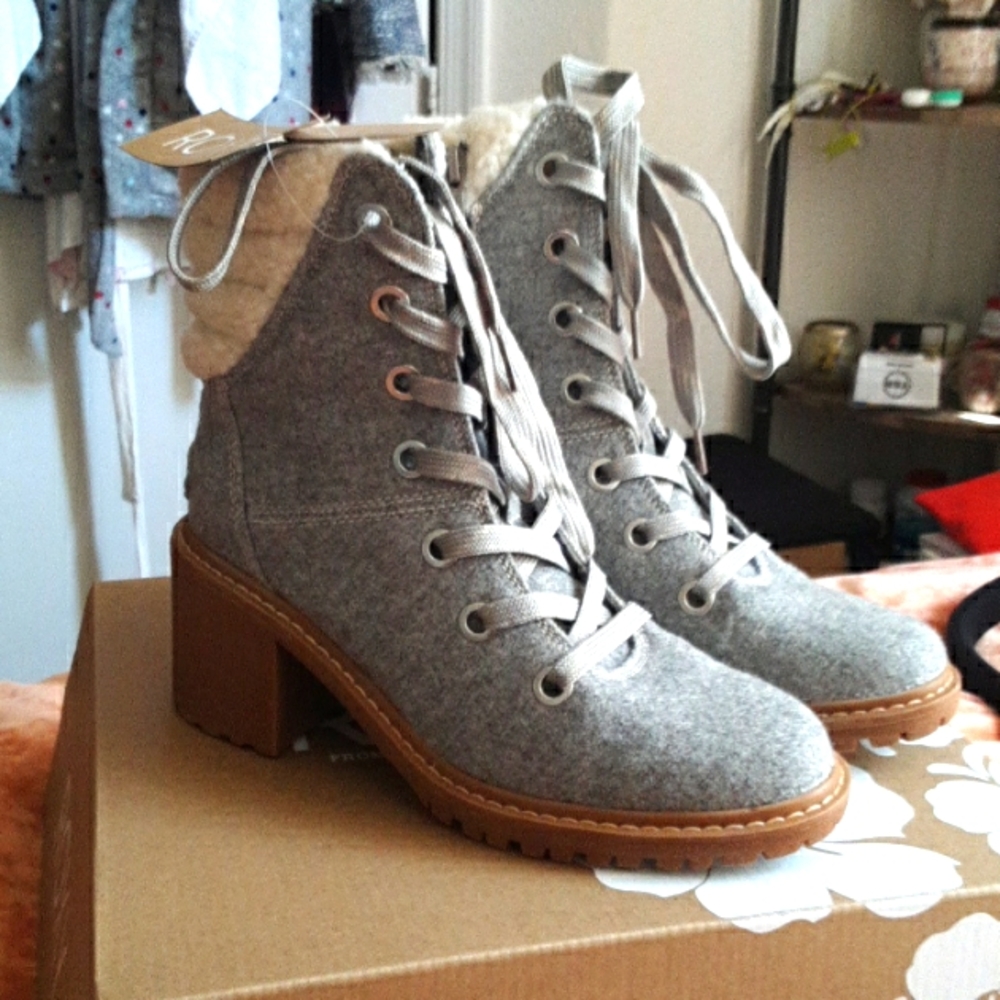 Roxy Boots